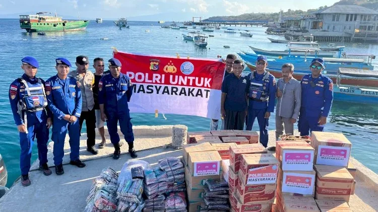 Pasca Gempa Kapal Polisi Pulau NDAO 3009 Antar Bantuan Polri ke Pulau Pomana