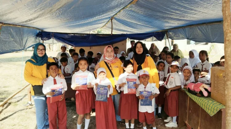 UNEJ Salurkan Bantuan dan Trauma Healing Bagi Korban Gempa di Ngada NTT