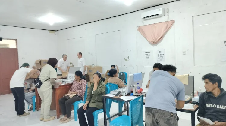 Sumba Fondation Memberikan Layanan Mata Gratis untuk Warga Sumba