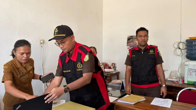 Kejari Belu Geledah Kantor DPRD Kab Belu Terkait Dugaan Korupsi Rp3,7 Miliar