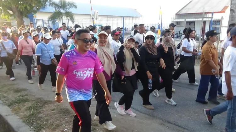 Jalan Sehat Harhubnas Rote Ndao Kampanyekan Keselamatan Transportasi
