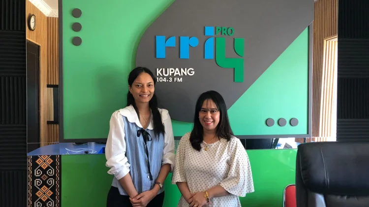Dr. Resti, Mengabdi lewat Akupuntur Medik dan Sentuhan Kemanusiaan