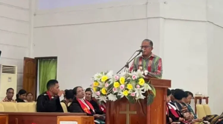 Wabup Sumba Barat Hadiri Ibadah Emeritasi Pendeta