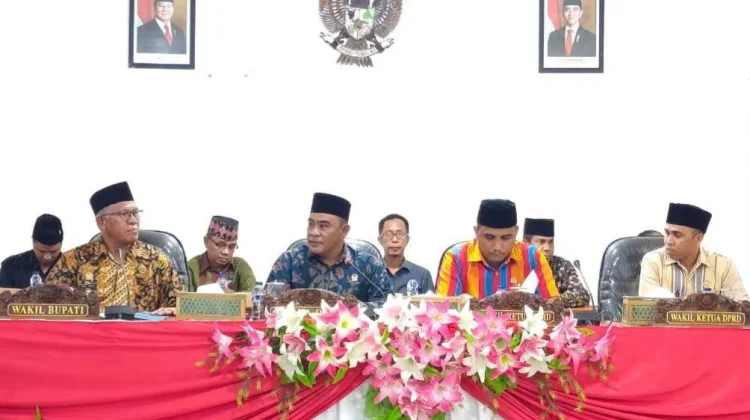 Wabup Thimotius Hadiri Sidang Paripurna DPRD Sumba Barat