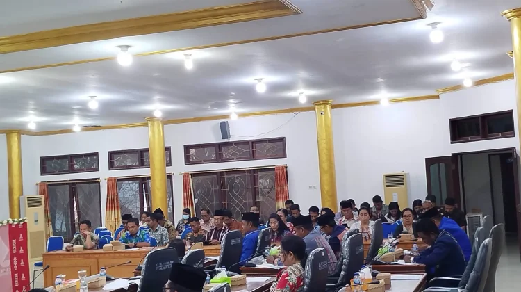 Pemkab Sumba Barat Sampaikan Jawaban Atas Laporan DPRD