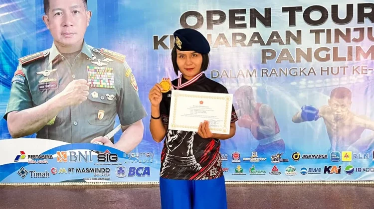 Bripda Erniati Ngongo Raih Emas Kejuaraan Tinju Piala Panglima TNI 2026