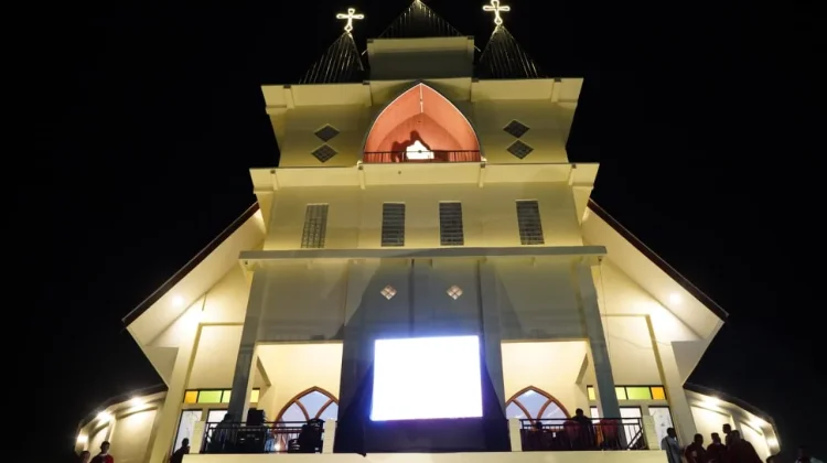 Gereja St. Mikhael Bitefa TTU Ditahbiskan, Umat Diminta Hidup Menggereja