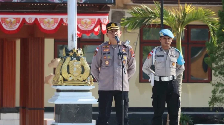 Kapolres Sumba Timur Tekankan Disiplin dalam Pelaksanaan Tugas