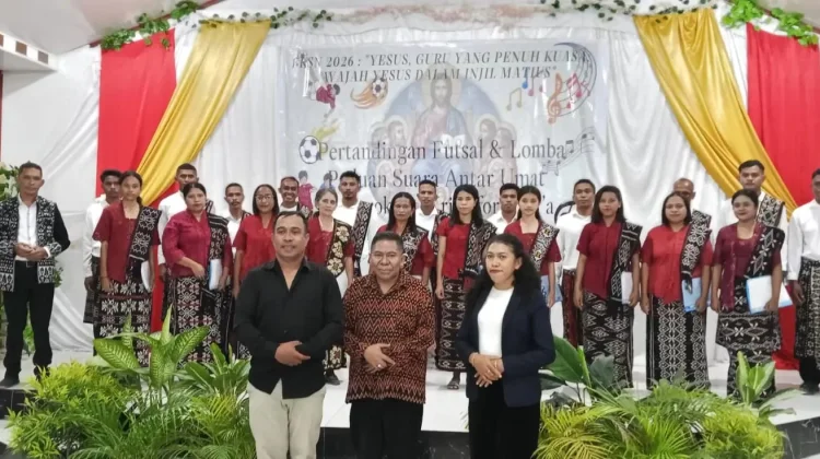 Lomba Paduan Suara Paroki St Kristoforus Baa , Perkuat Iman dan Persaudaraan Umat