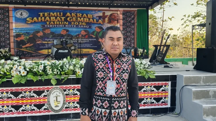 Pendeta GMIT Rote-Sabu Tanam Mangrove di Oeseli