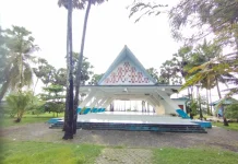 Pantai lasiana ramai di musim liburan