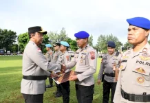 Berprestasi 32 Personel Dapat Penghargaan Dari Kapolda NTT