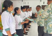 Kemenag Rote Ndao Serahkan Sertifikat Pendidik Guru PAK