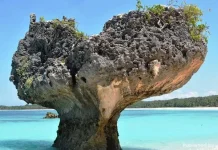 Disbudpar Rote Ndao Promosikan Pantai Oesosole Berikon Hati