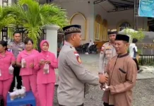 Safari Ramadan, Polres Rote Ndao Berbagi 200 Takjil