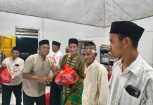 Safari Ramadhan: Buka Bersama dan Penyerahan  Santunan di Tana Righu Sumba Barat