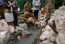 Peletakan Batu Pertama Pembangunan Pastori  Jemaat Hosana Sungkaen