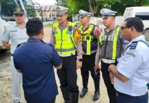 Ramp Check Bus Damri, Polres Sumba Timur Pastikan Mudik Aman