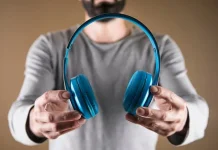 Amankah Menggunakan Headphone Bluetooth Setiap Hari? Ini Penjelasannya