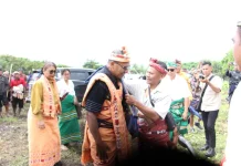 Bupati Sumba Barat Dampingi Wagub Saksikan Pasola Gaura