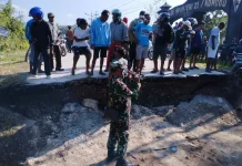 Oprit  Jembatan Naibonat Amblas Jalur Trans Timor Alihkan