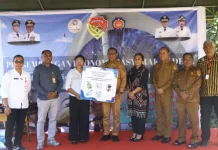 Wagub NTT Salurkan Bantuan Alat Produksi