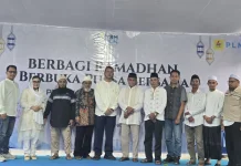 PLN Sumba Nyalakan Energi untuk Kelompok Dhuafa di Waingapu
