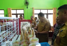 Gubernur Melki Laka Lena Resmikan NTT Mart di Kefamenanu