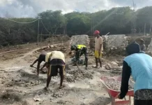 Babinsa Awasi Pengecoran Koperasi Merah Putih Desa Fatelilo