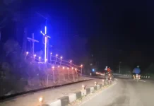 Tradisi Lampu Pelita Hiasi Jalan jelang Paskah