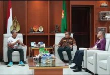 Frans Lumentut Ungkap Ketimpangan Akses Sekolah ke Gubernur NTT