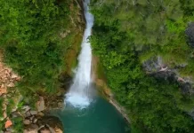 Keasrian Air Terjun Oenitas yang Belum Banyak Terjamah