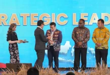 Wali Kota Kupang Terima Penghargaan Top Strategic Leadership