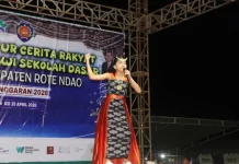 Siswa Tunjukkan Bakat Bertutur di Panggung HUT Rote Ndao