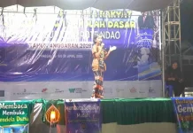 Siswa SD Tampilkan Cerita Rakyat di HUT Rote Ndao