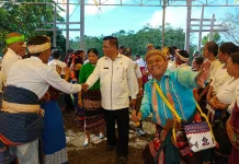 Sekda Sumba Barat Hadiri Pemekaran Jemaat dan Pentahbisan