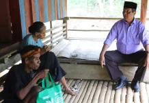 Wabup Sumba tengah Tinjau Korban Kebakaran Rumah