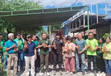 Umat Buddha Kota Kupang  Aksi Tuang Eco Enzyme