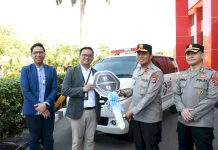 Dukung Kesehatan Masyarakat, BRI Berikan Bantuan 1 Unit Ambulance ke Polda NTT