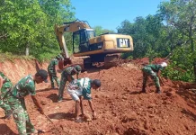 Gotong Royong Satgas TMMD Percepat Pembangunan Jalan Desa Umbu Wangu
