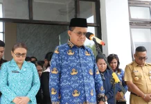 Gugur dalam Tugas, Kadis PMD NTT Alexander Koroh Disambut Prosesi Kehormatan