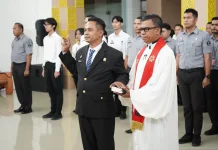 Perkuat Organisasi Kakanwil Kemenkum NTT Lantik Pejabat Manajerial