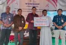 Bank NTT Kucurkan Rp150 Juta Dana CSR bagi SMAK Syuradikara Ende