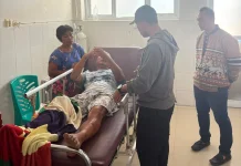 Kapolres Sumba Timur Tinjau Korban Kecelakaan Mobil di Matawai