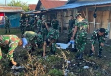 Sambut Hari Bakti ke-69 Kodam IX/Udayana, Kodim 1601/Sumba Timur Bersihkan Pasar