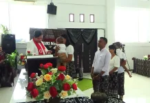 Ibadah Pentakosta  dan Baptisan Kudus di Betania Ba’a Ajak Orang Tua Perkuat Iman