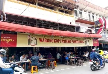 Kopi Pancong Pontianak, Kenapa Cuma Setengah Cawan?