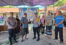 Momentum Iduladha 1447 H, Polres Sumba Timur Bagikan Daging Kurban kepada Warga