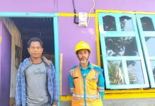 Ketua Kadin Rote Ndao Bantu Meteran Listrik untuk UMKM di Lobalain