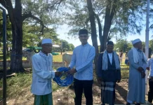 Dandim 1601/Sumba Timur Serahkan Hewan Kurban pada Iduladha 1447 Hijriah
